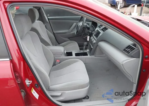 2011 Toyota Camry Le z USA, uszkodzony, nr VIN 4T4BF3EK2BR115960